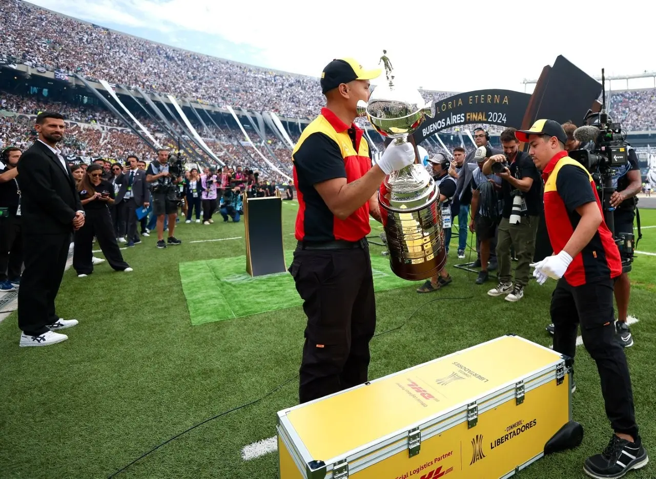 La logística también juega: DHL Express en la final de la Libertadores ...